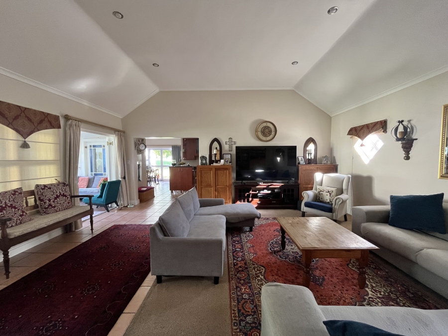 6 Bedroom Property for Sale in Zevendal Western Cape